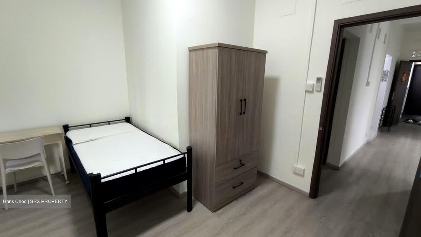 Kitchener Road (D8), Terrace #594648671